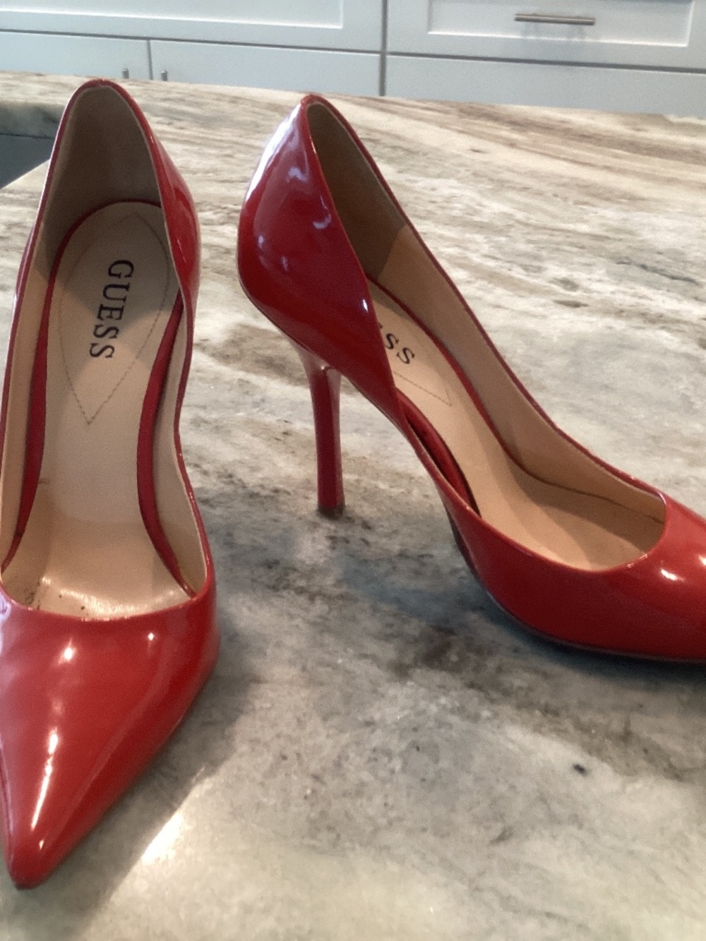 Guess Carrie pumps